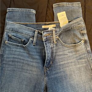 Levi's Women's Light Blue Skinny Jeans